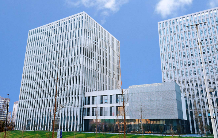 五金冲压件在汽车零部件制造中的关键技术应用解析